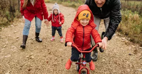 Výchova dětí, která může dětem zničit život nebo naopak. Vyhněte se zásadním chybám jako je neustálé "ne"