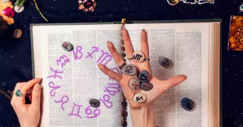 6 nejinteligentnějších znamení zvěrokruhu: Zjistěte, kdo oplývá analytickým myšlením, sociálním cítěním či kreativní duší