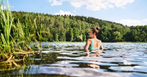 Kam na dovolenou v České republice: 5 nejlepších míst, kde najdete krásné přírodní koupaliště
