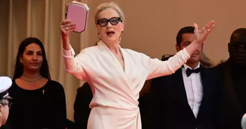 Nejlepší šaty pro každý typ postavy: Zavinovací střih lichotí všem ženám, tipy kde pořídíte ty nejkrásnější