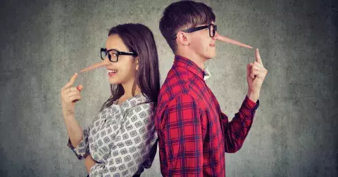 Lži umí zničit vztahy. Jak ty vědomé lži, tak ty nevědomé. Říkáte je taky a často?