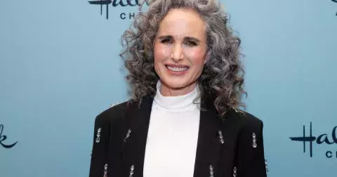 Celebrity s šedinami, které se nebojí ukázat aneb Stárnutí s grácií