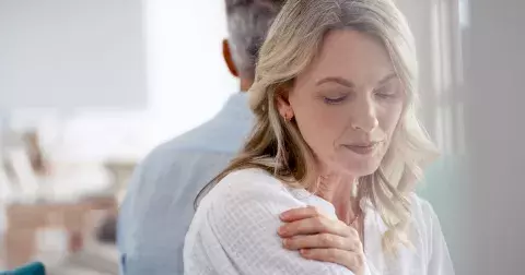 Lhaní, emocionální nátlak či chorobná žárlivost: Tyto věci mužům ve vztahu nikdy neodpouštějte