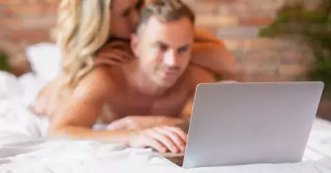 5 důvodů, proč muži milují lechtivé filmy