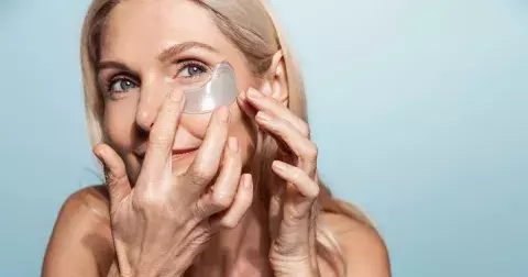 Eye Patches: Tajný trik vizážistů pro svěží a odpočaté oči bez otoků a tmavých kruhů. Koupíte je od 22 Kč