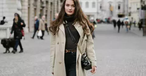 Trenčkot: Trend, který na podzim 2024 potřebujete