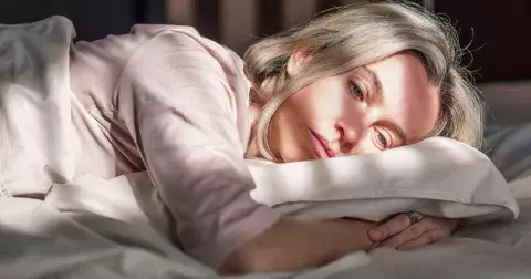 Příběh ze života: “Zamilovala jsem se do svého kolegy, ale manžel o tom nemá tušení,” svěřuje se Gita. Psycholog radí, co dělat