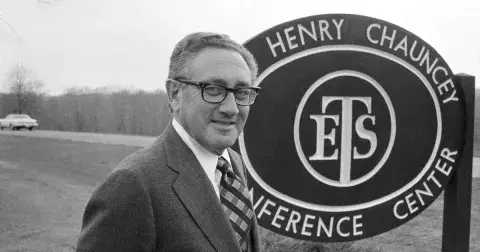 Kontroverzní skupina Bilderberg: Nejmocnější lidé planety rozhodují v tajnosti o budoucnosti světa, pozvánku dostalo také 5 Čechů