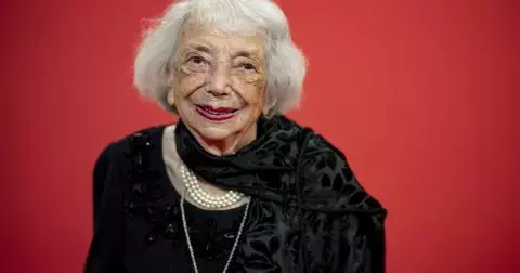 Margot Friedlander: Přežila týrání v Terezíně i smrt rodiny v Osvětimi. Dnes, ve 102 letech, je na titulce německého Vogue