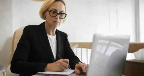 Jarmila (41 let): “Holčičko moje, promiň, ale nemůžu ti říct, kdo je tvůj otec. Slíbila jsem to.