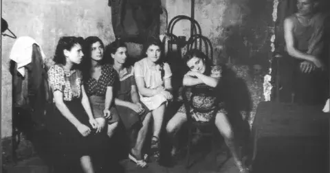 Sex za války: Vojáci stáli fronty do nevěstinců, aby mohli být naposledy se ženou - fotka 1 - SvětŽeny.cz