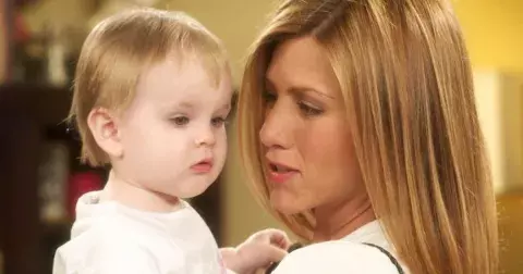 Seriál Přátelé: Grafik ukázal, jak by vypadalo dítě Rachel a Joeyho či Rosse a Janice