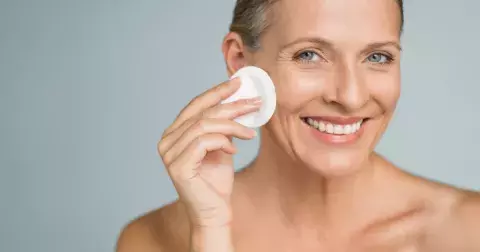 Redakční tipy čisticích produktů pro každý věk a typ pleti: Jak vybrat ten správný, aby byla vaše pleť zdravá a krásná