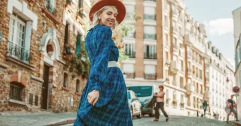 Nejlichotivější podzimní šaty podle věku. Co nosit ve 30, 40 a co po 50. Každý věk má své velké přednosti