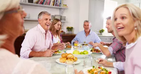 Milan (54 let): Manželka mě ponižuje před rodinou i přáteli, jsem její poskok. Může jít o domácí šikanu, říká odbornice