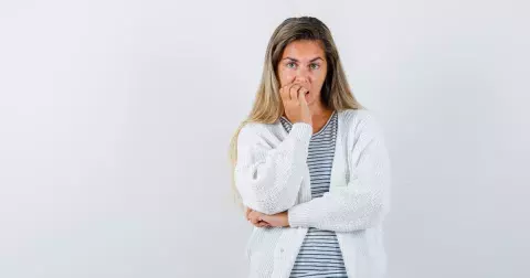 Klára (31 let): Davide, šla jsem na potrat, necítím se ještě na dítě, promiň.