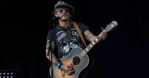 Nedostudovali střední, přesto jsou úspěšní: Kdo ze slavných nemá ani maturitu?