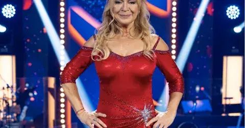 Jana Paulová ve StarDance krásně kroutí pozadím. Pohyb je pro naše tělo alfou a omegou. Je zdravý, hubne se při něm a může nás i bavit