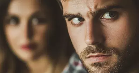 3 znamení zvěrokruhu, která jsou zadaná a přesto musí stále flirtovat. Šarm a lov mají zakořeněná v DNA