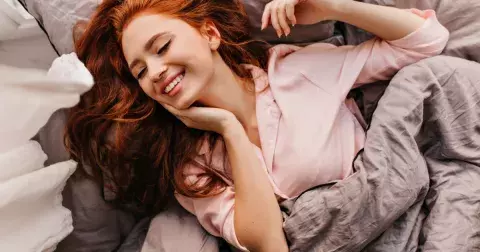 Dámské noční prádlo pro dokonalé pohodlí a sexy vzhled: Proč záleží na tom, co nosíte do postele