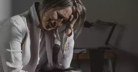 Dana (54 let): Jirko, tohle už je moc, ke mě se jako hulvát chovat nebudeš!