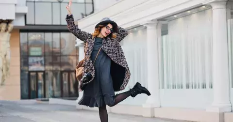 Nejstylovější zimní šaty, které jsou za pár korun a sluší každé postavě