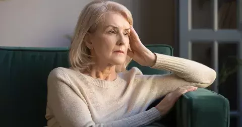 Příběh ze života: "Můj syn si ze mě dělá služku," stěžuje si Zdena. Psycholog radí, co dělat