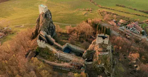 Tajemné příběhy a pověsti: Strašidelné hrady v Česku, které musíte navštívit!