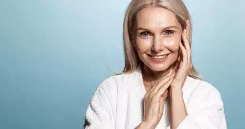 Ženy nad 50 let musí zvýšit produkci kolagenu: Nepotřebujete plastiky, abyste měly dokonalou mladistvou pleť