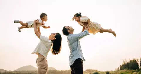 Jaká byla nejoblíbenější jména v roce, kdy jste se narodili: Podívejte se na trendy od válečných let až po současnost