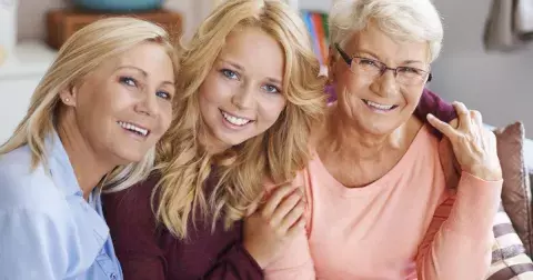 Klára (42 let) "Všechno bylo v pohodě, dokud mi matka nezačala mluvit do výchovy mé dcery," říká Klára. S maminkou proto nemluví