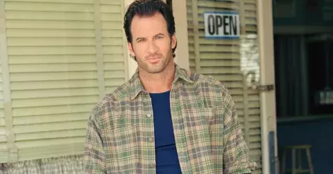 Charismatický Luke z bistra u Gilmorových děvčat se ztratil z obrazovek. Podívejte, jak vypadá dnes