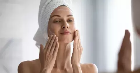 Noční krémy na pleť po 40 už od 55 korun