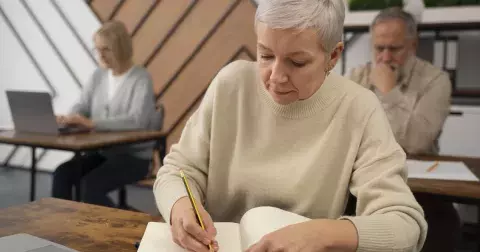 Kvíz pro seniory: Otestujte své znalosti a oživte paměť. Procvičíte se v dějepise, literatuře i vědě