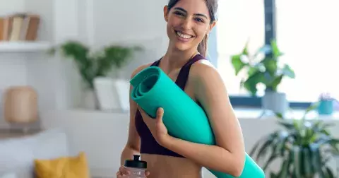 Jednoduchým cvikem loďka zpevníte břicho, záda i stehna: Stačí cvičit 2–3x týdně a dáte sbohem bolesti beder