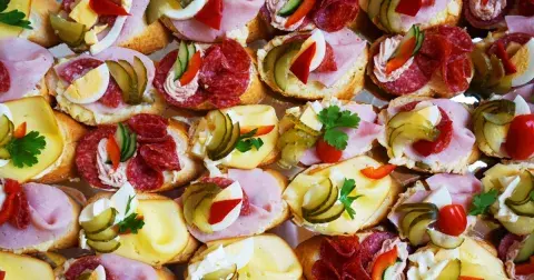 Kvíz: Vzpomenete si ještě, jak probíhaly silvestrovské oslavy za totality?