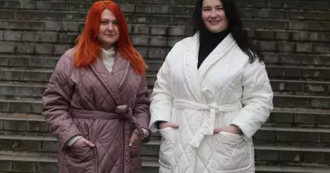 5 největších chyb, které plnoštíhlé ženy nad 50 dělají při oblékání: Na vině je špatný střih či barva