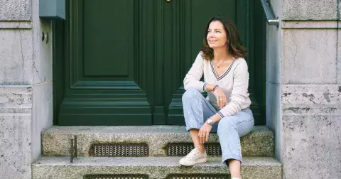 Jeden svetr 3× jinak: Stylingové tipy na volný čas i do společnosti pro ženy nad 50 let