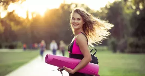 1 cvik na super štíhlý pas. Je supersnadný, zabere pár minut a výsledek je dokonalý