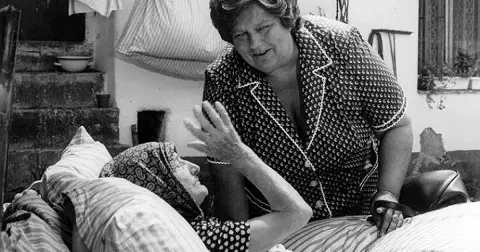 Kvíz: Jak dobře znáte letní kultovní komedii Slunce, seno. Je to už 40 let, kdy jsme se s "Keliškou" setkali poprvé