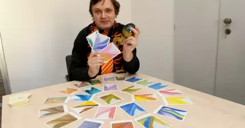 Jak bude vypadat rok 2025 podle televizního věštce Vlastimila Brůčka alias Vlastíka Plamínka?