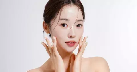 Největší trendy korejské kosmetiky pro rok 2025: Proč se vyplatí mít hydratační esenci nebo multifunkční produkty