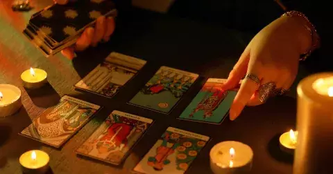 Velká tarotová předpověď Alice Cross na měsíc únor: Co vám předpovídají karty v lásce, zdraví a financích, odhaluje odbornice na tarot