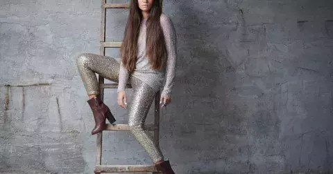 Nejvýraznější módní trend roku 2025: Nosit budeme těchto 5 typů a stylů kalhot, které milují Francouzky