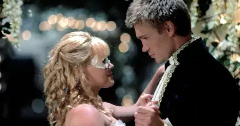 Kam se poděli nejkrásnější herci z romantických komedií? Podívejte se na prince z Moderní Popelky, Deana z „Gilmorek“ a další hezouny