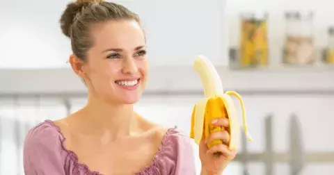 Co se stane, když budete jíst jeden banán denně? Konzumace má vliv na vaše srdce, trávení, ale i náladu