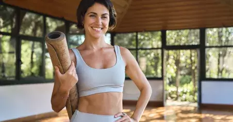 Jeden z nejlepších cviků na celé tělo zabere jen pár minut. Bear Plank je skvělý pro začátečníky a ani nemusíte do posilovny