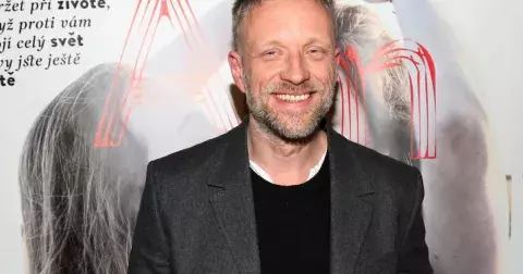 Režiséra Viktora Tauše dostaly drogy na úplné dno: Z ulice se dokázal dostat zpět na vrchol, jeho manželkou byla Vendulka z Básníků