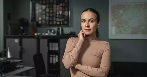 Tereza Ramba si kvůli roli vyholila hlavu. Dokonalá proměna krásky v alkoholickou trosku