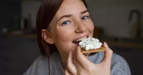 Udržujte se ve zdraví i po 50 s těmito 6 probiotickými potravinami. Zlepší vám zažívání a mnoho dalšího